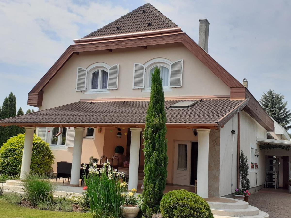 Csopak Mariann Apartman מראה חיצוני תמונה